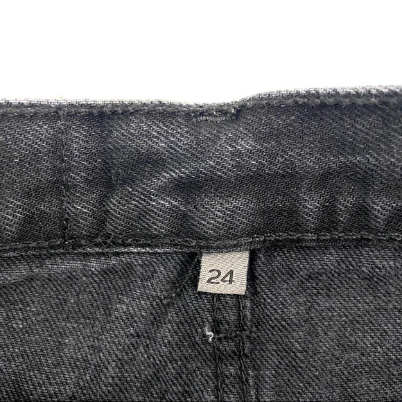 CARMAR BEATRICE Zip Front Black Denim Mini Skirt Distressed Raw hem Size 24 - Picture 7 of 11